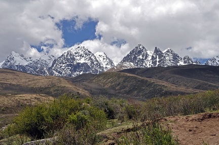 Mountains above Rongpatsa May 30